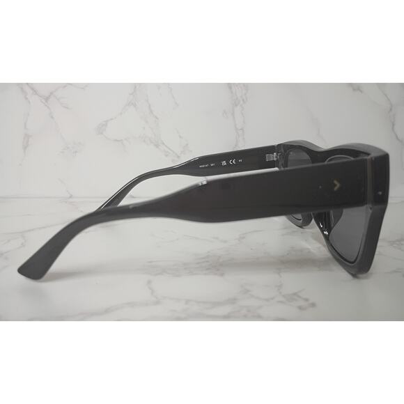 NEW Kendall + Kylie Oversized Black Womens Polarized Sunglasses - Picture 3 of 7